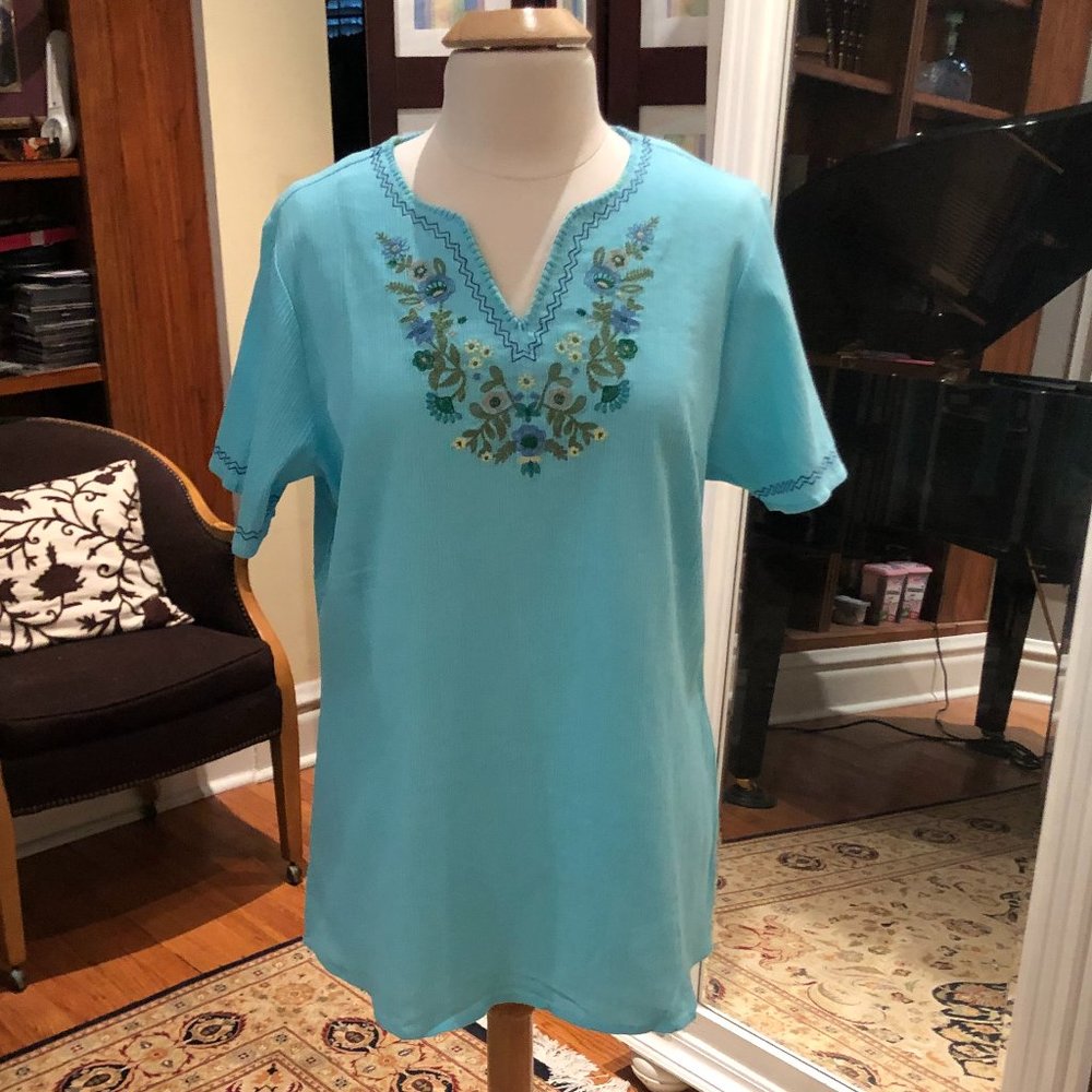 NWOT - Denim & Co. blue gauze short sleeve top with embroidery